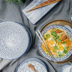 Akio ramen-bolle med skje og spisepinner 4-pakning