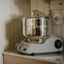 AKM 6230 kjøkkenmaskin glossy white + komplett kjøttkvern