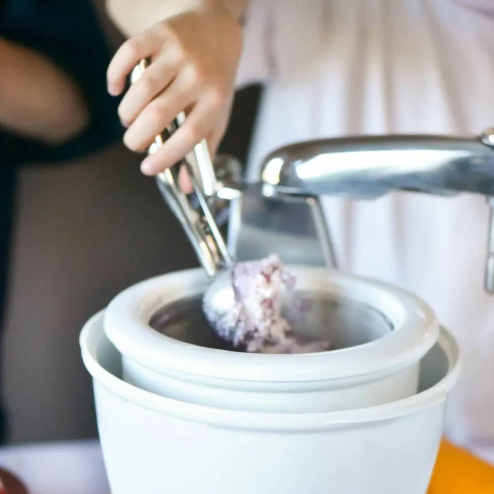 AKM 6230 kjøkkenmaskin med iskremmaskin, forest green