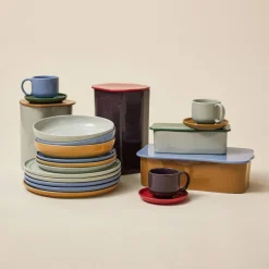 Amare kopp med fat, sand/grønn