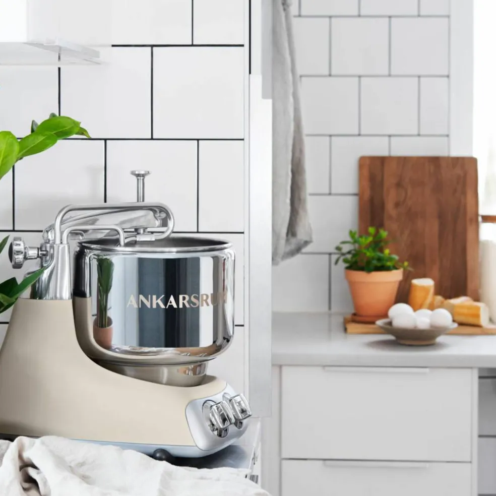 Assistent AKM 6230 Kjøkkenmaskin Harmony Beige
