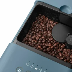 BCC12SBMEU helautomatisk espressomaskin med melkeskummer, storm blue