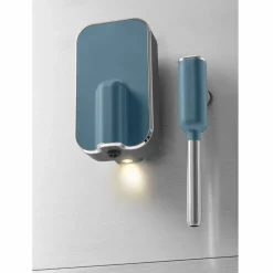 BCC12SBMEU helautomatisk espressomaskin med melkeskummer, storm blue