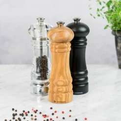 Berlin oliventre pepperkvern, 24 cm.
