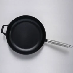 Buster+Punch stekepanne rund 28 cm, stålhåndtak