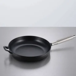 Buster+Punch stekepanne rund 28 cm, messinghåndtak