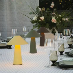 Cannes bærbar bordlampe, oat yellow