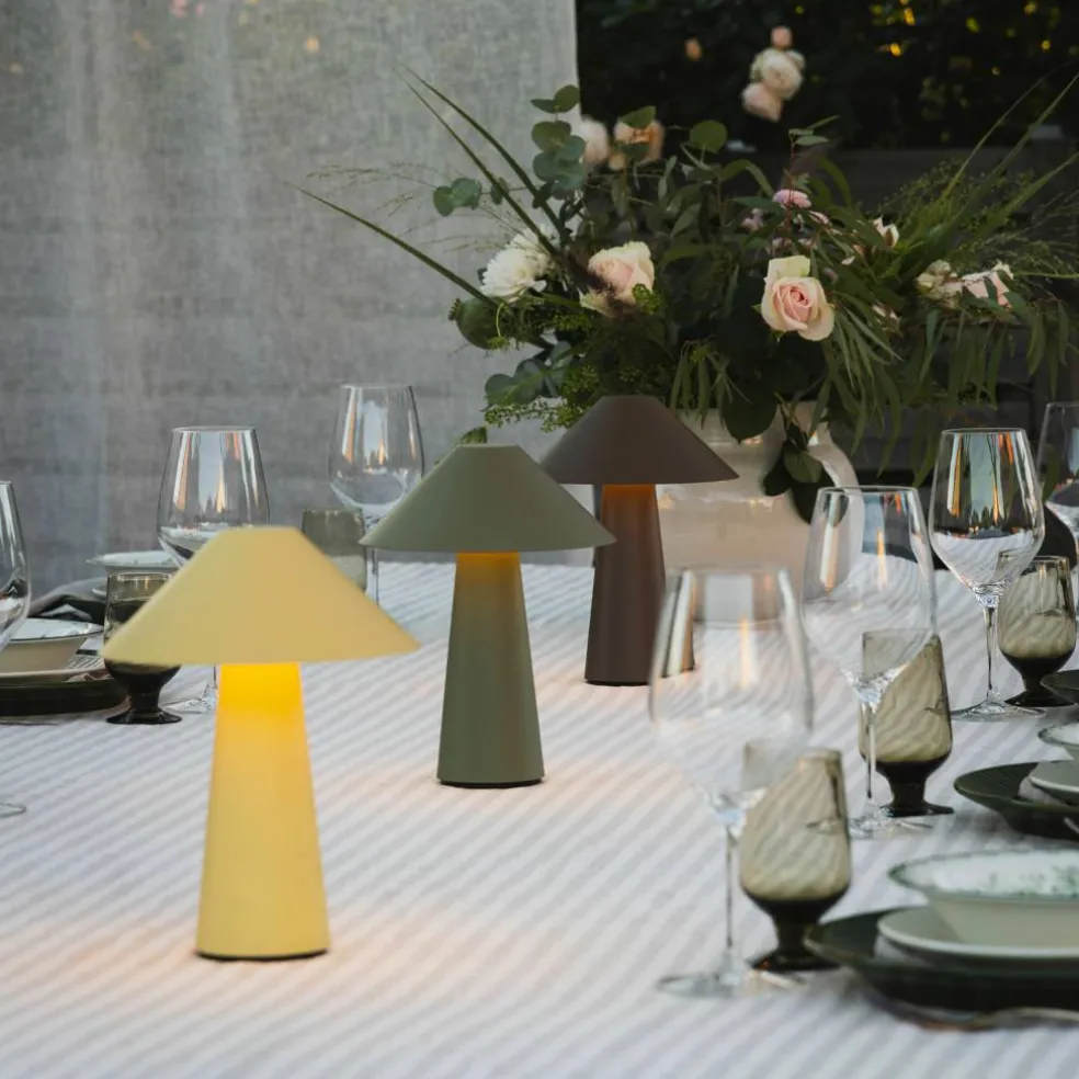 Cannes bærbar bordlampe, oat yellow