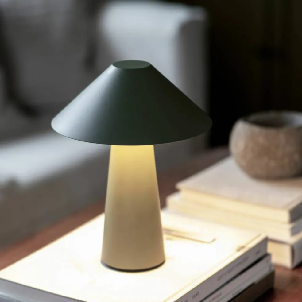 Cannes IP44 bærbar bordlampe, grønn