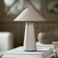 Cannes IP44 bærbar bordlampe, grønn