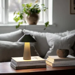 Cannes IP44 bærbar bordlampe, grønn