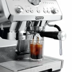 EC9555.M espressomaskin med kvern