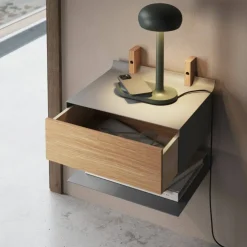 Emendo lampe med trådløs Qi-lader, cloud