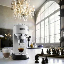 Espressomaskin EC685 Svart