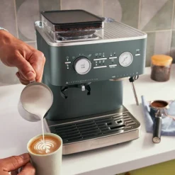 Espressomaskin med kaffekvern, cast iron black