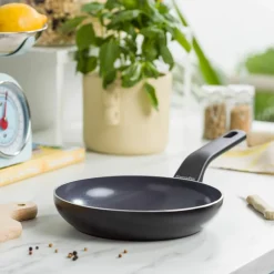 Essence stekepanne 28 cm, svart