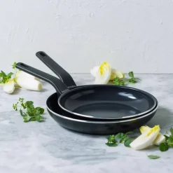 Essence stekepannesett 24 + 28 cm, svart