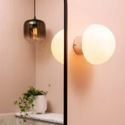 Fungo 16 vegglampe, røykfarget/svart