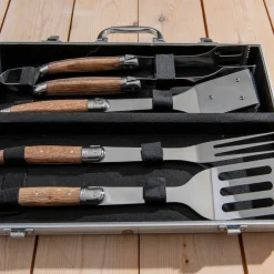 Grillsett i aluminiumskoffert 4 deler, eikehåndtak