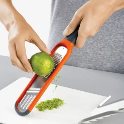 Handi-Grate Mini mandolin