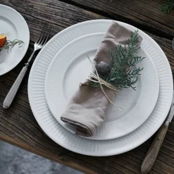 Hvit Plissé tallerken, Ø 17 cm.