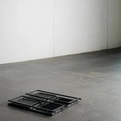 Hylle Manhattan høyt avlastningsbord, svart