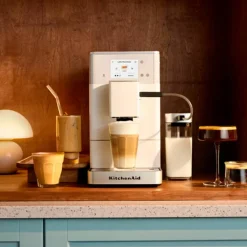 KF4 FA helautomatisk espressomaskin, porselenshvit