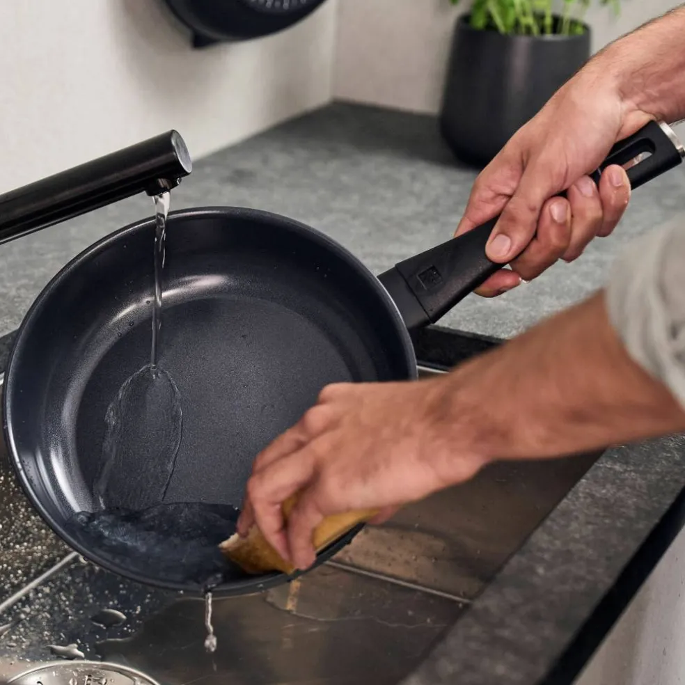 Madura Plus stekepanne 28 cm, aluminium