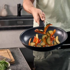 Madura Plus stekepanne 24 cm, aluminium