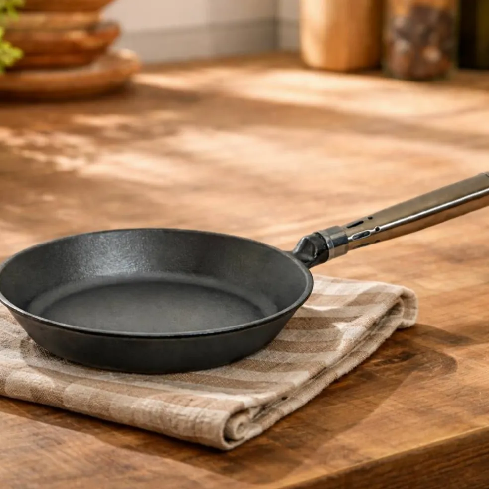 Maestro støpejernsstekepanne med rundet kant, 24 cm