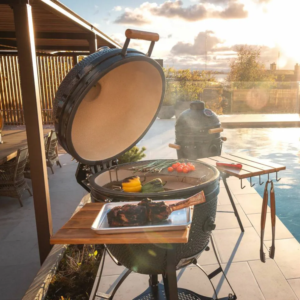 Maxi Gen 2 kamadogrill med tilbehørspakke, svart