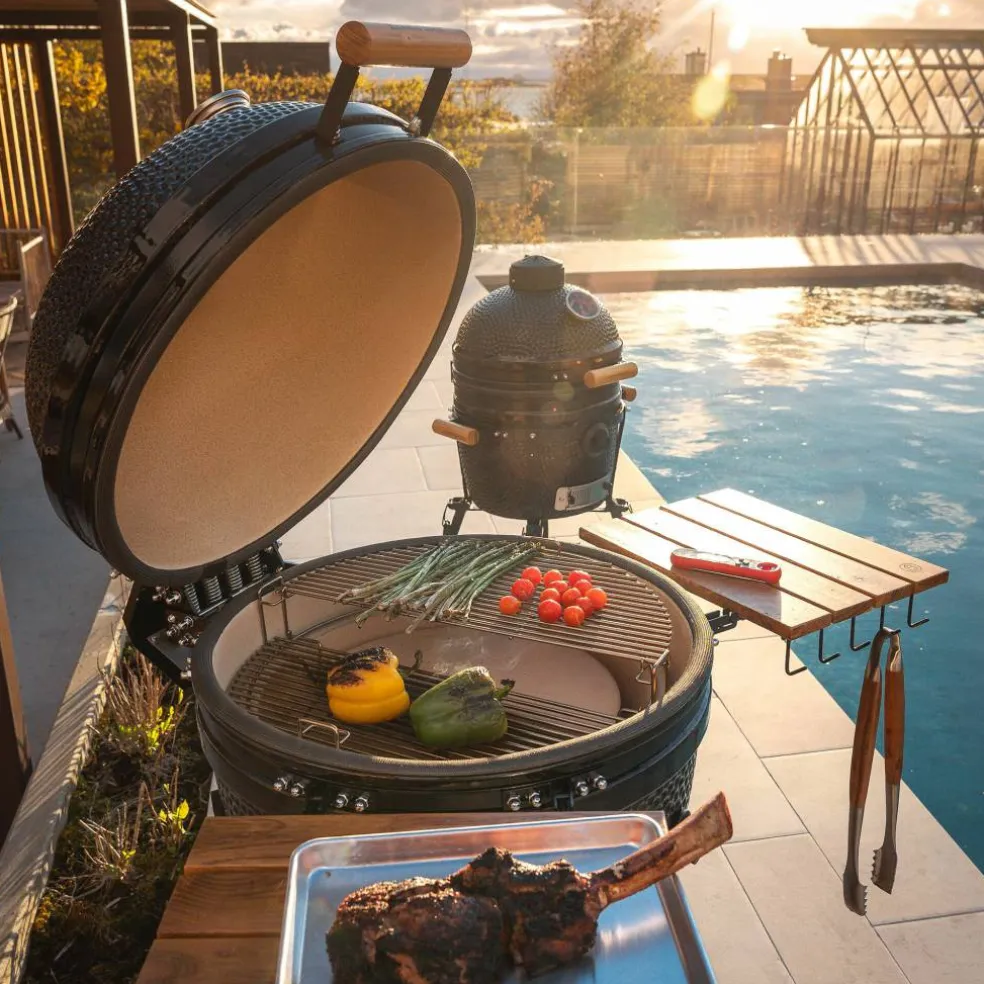 Maxi Gen 2 kamadogrill med tilbehørspakke, svart