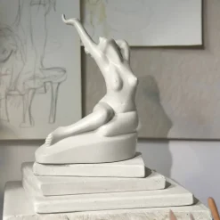 Moments of Being Heavenly Grounded figur, hvit