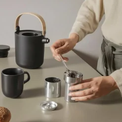 Nordic Kitchen termoskanne for te, 1 liter, svart