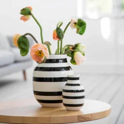 Omaggio Vase 200 mm Svart