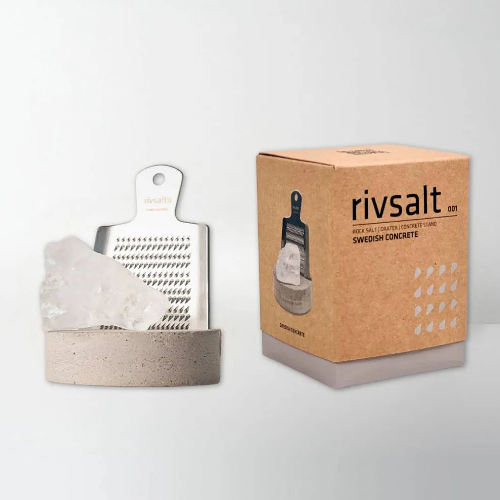 Sett med rivjern, betongstativ og halittsalt
