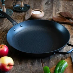 Stekepanne 24 cm, lettvektsstøpejern