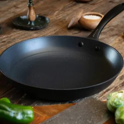 Stekepanne 28 cm, lettvektsstøpejern