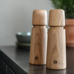 Stockholm salt- eller pepperkvern, 17 cm, eik