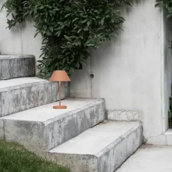 Teya bærbar bordlampe, warm grey