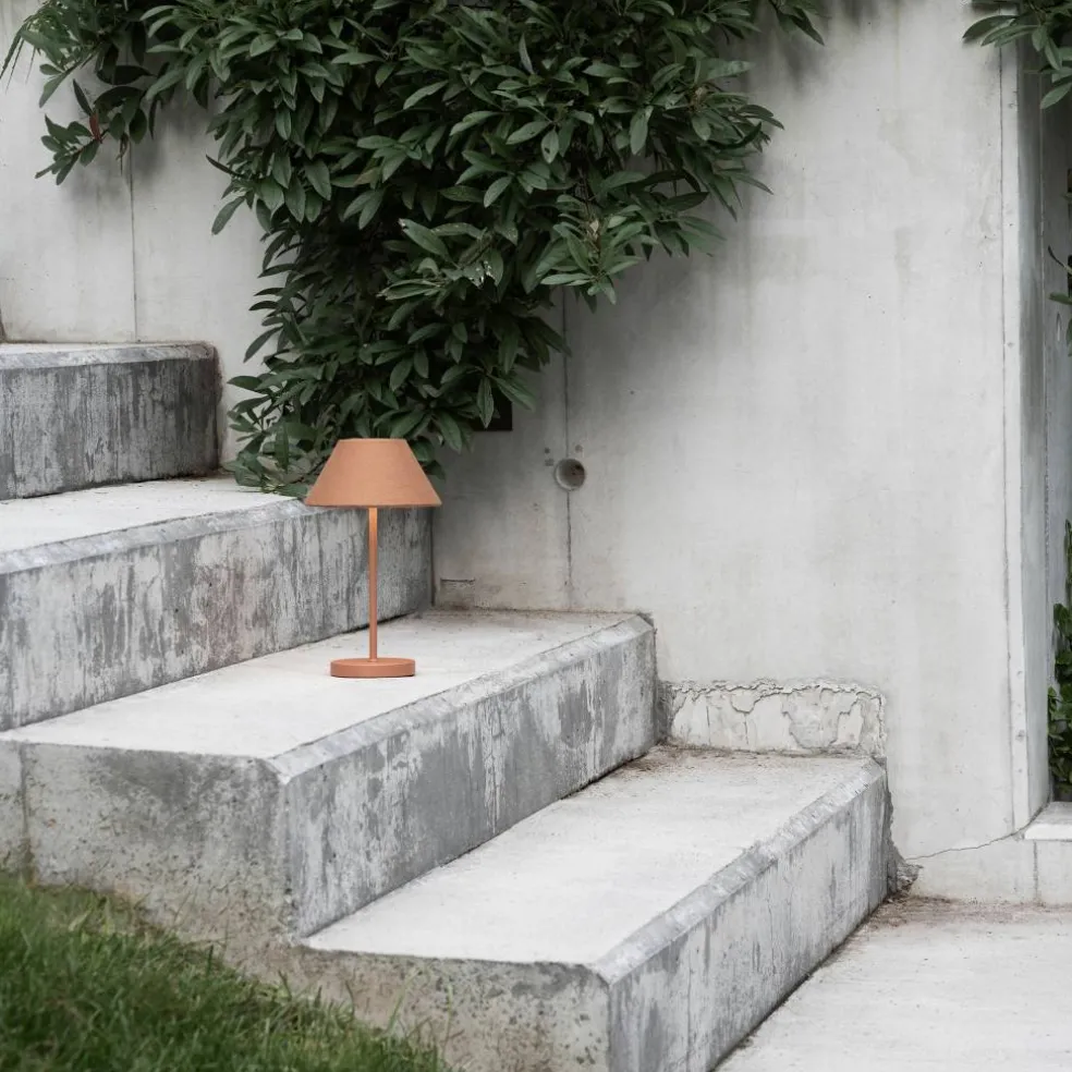 Teya bærbar bordlampe, warm grey