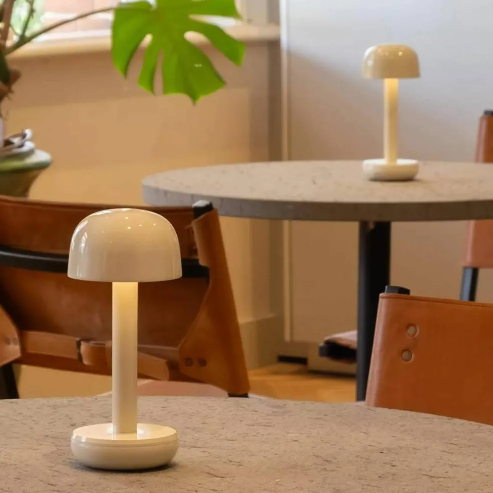 The Humble Two bordlampe, beige