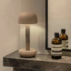 The Humble Two bordlampe, gold