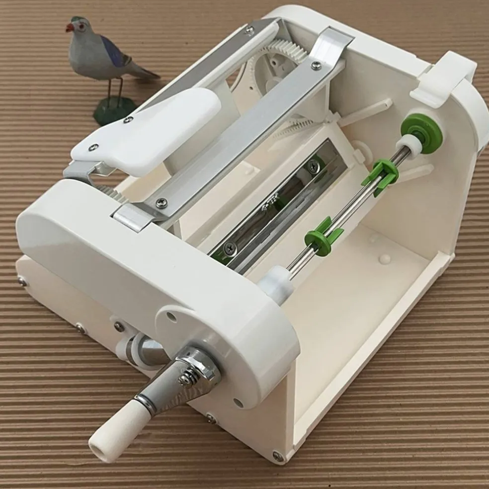 Tsumataro grønnsaksskreller, hvit