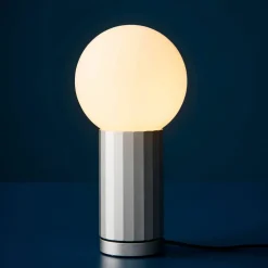 Turn On bordlampe, aluminium