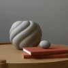 Twist Ball vase 20 cm, sand