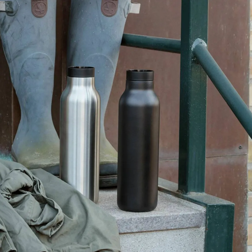 Urban termosflaske 0,7 liter, stål/svart