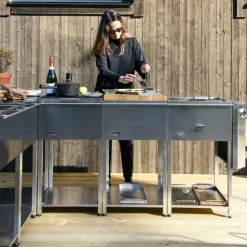 Utekjøkkenpakke L: kullgrill + 4 sidebord + vask, rustfritt stål