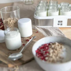 Yoghurtmaskin med 12 glass