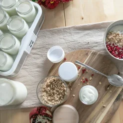 Yoghurtmaskin med 12 glass
